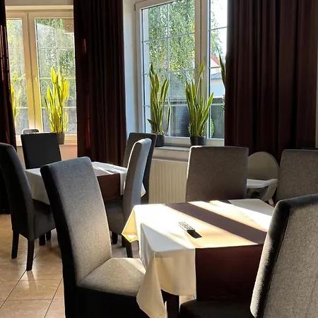 - Modlin Airport Quarto em Acomodações Particulares