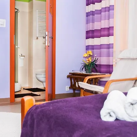 - Modlin Airport Homestay *