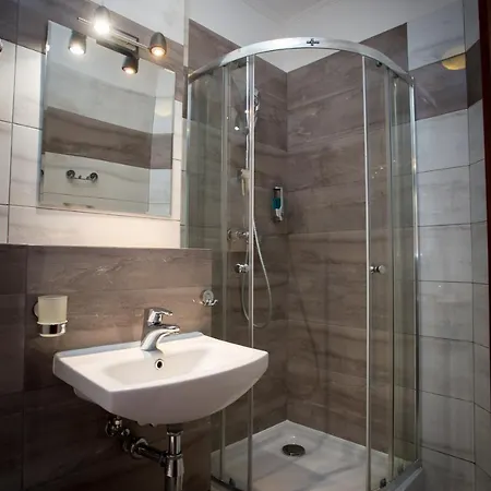 - Modlin Airport Homestay