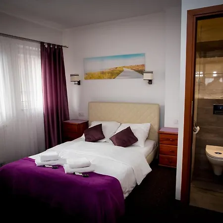 - Modlin Airport Homestay