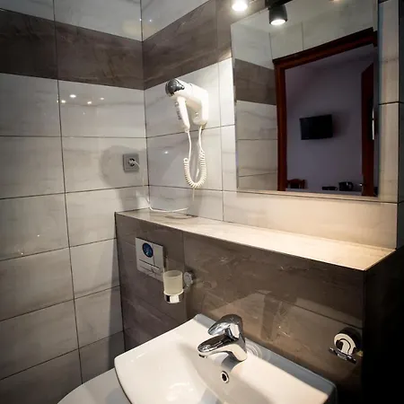 - Modlin Airport Homestay