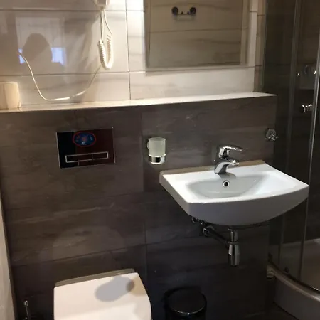 - Modlin Airport Kwatera prywatna